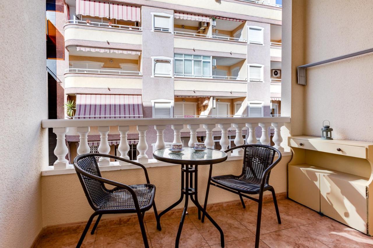 Apartaments Amalia On The Beach Torrevieja Exterior foto