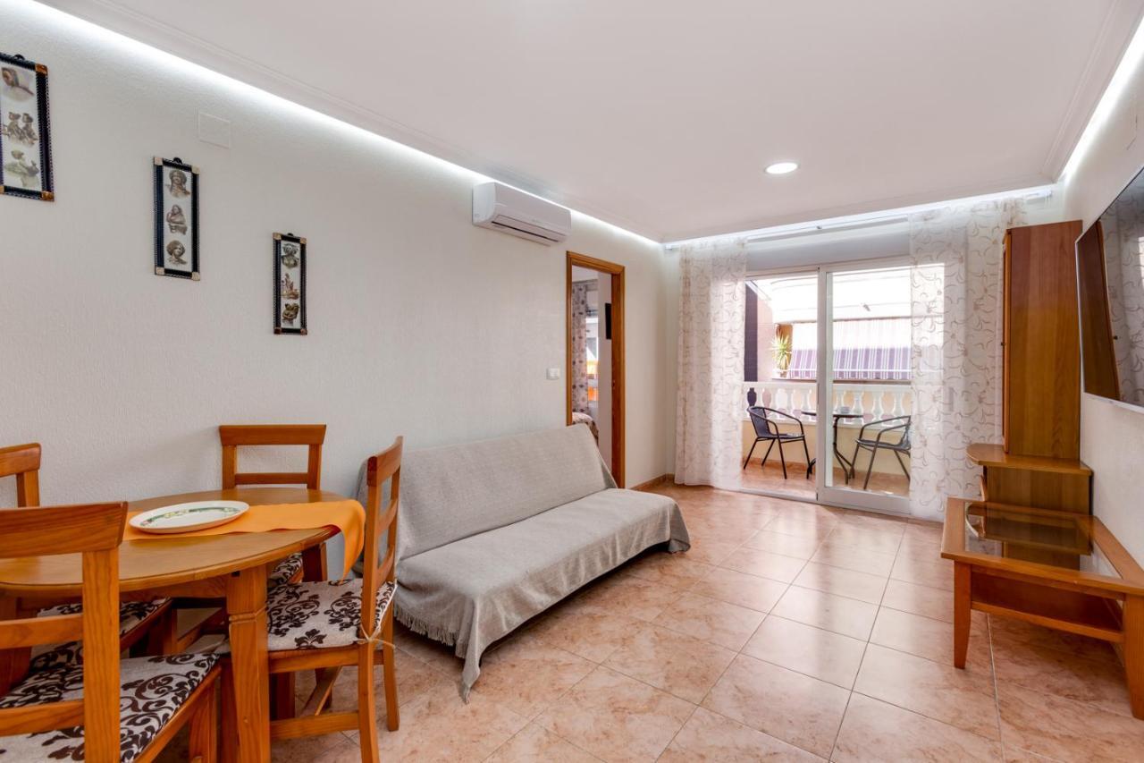 Apartaments Amalia On The Beach Torrevieja Exterior foto