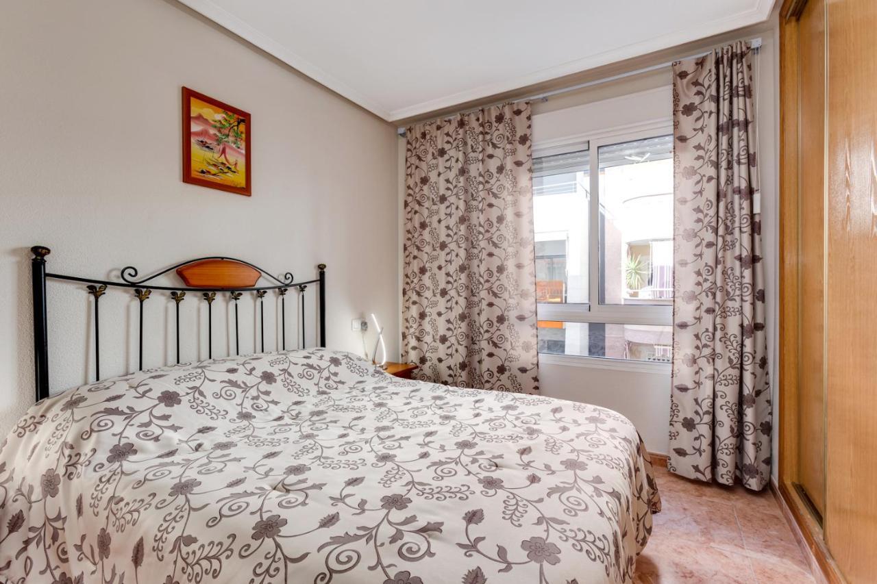 Apartaments Amalia On The Beach Torrevieja Exterior foto