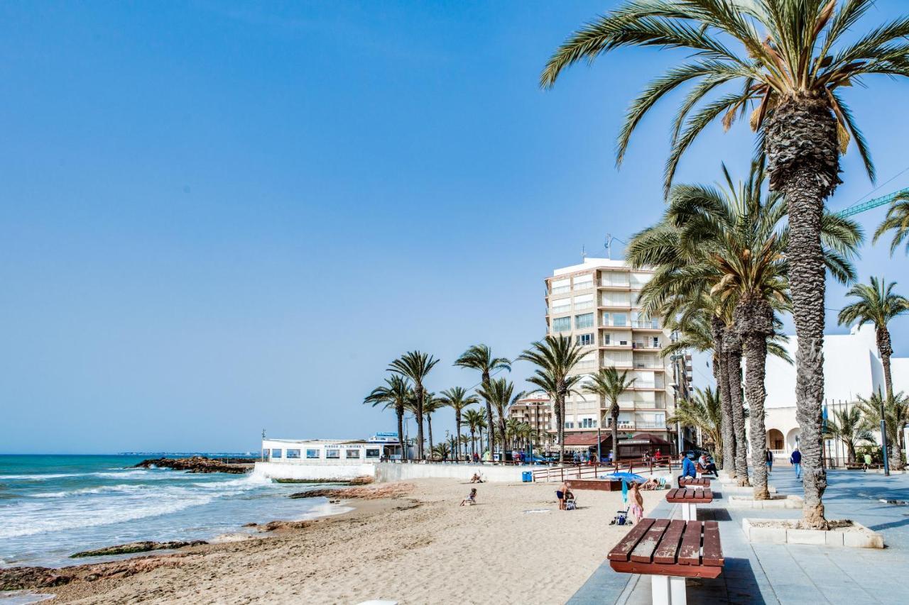 Apartaments Amalia On The Beach Torrevieja Exterior foto