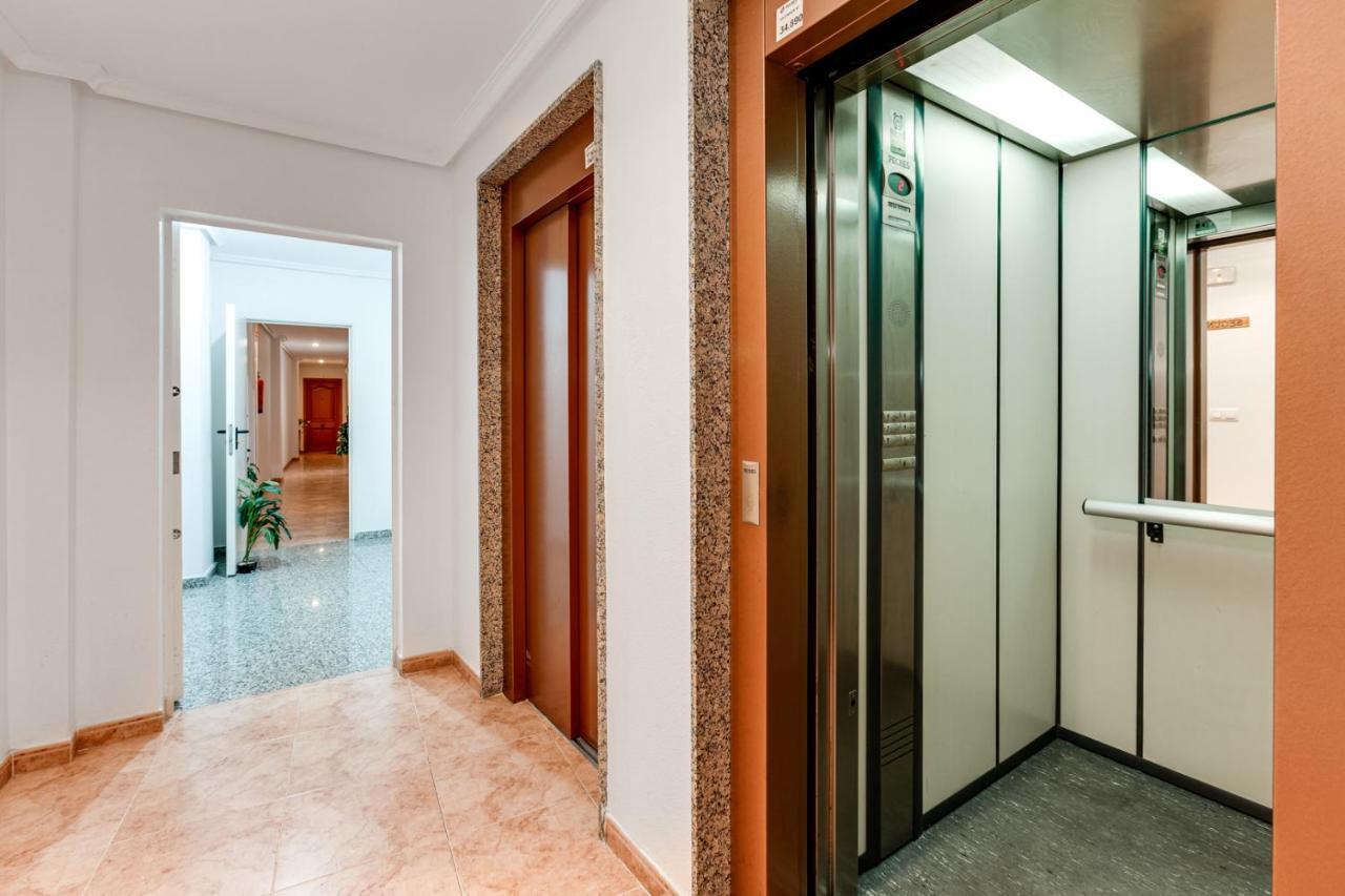 Apartaments Amalia On The Beach Torrevieja Exterior foto