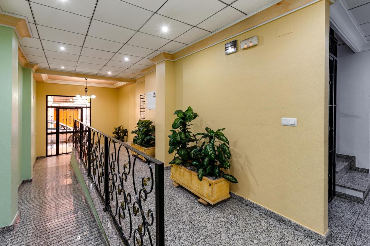 Apartaments Amalia On The Beach Torrevieja Exterior foto